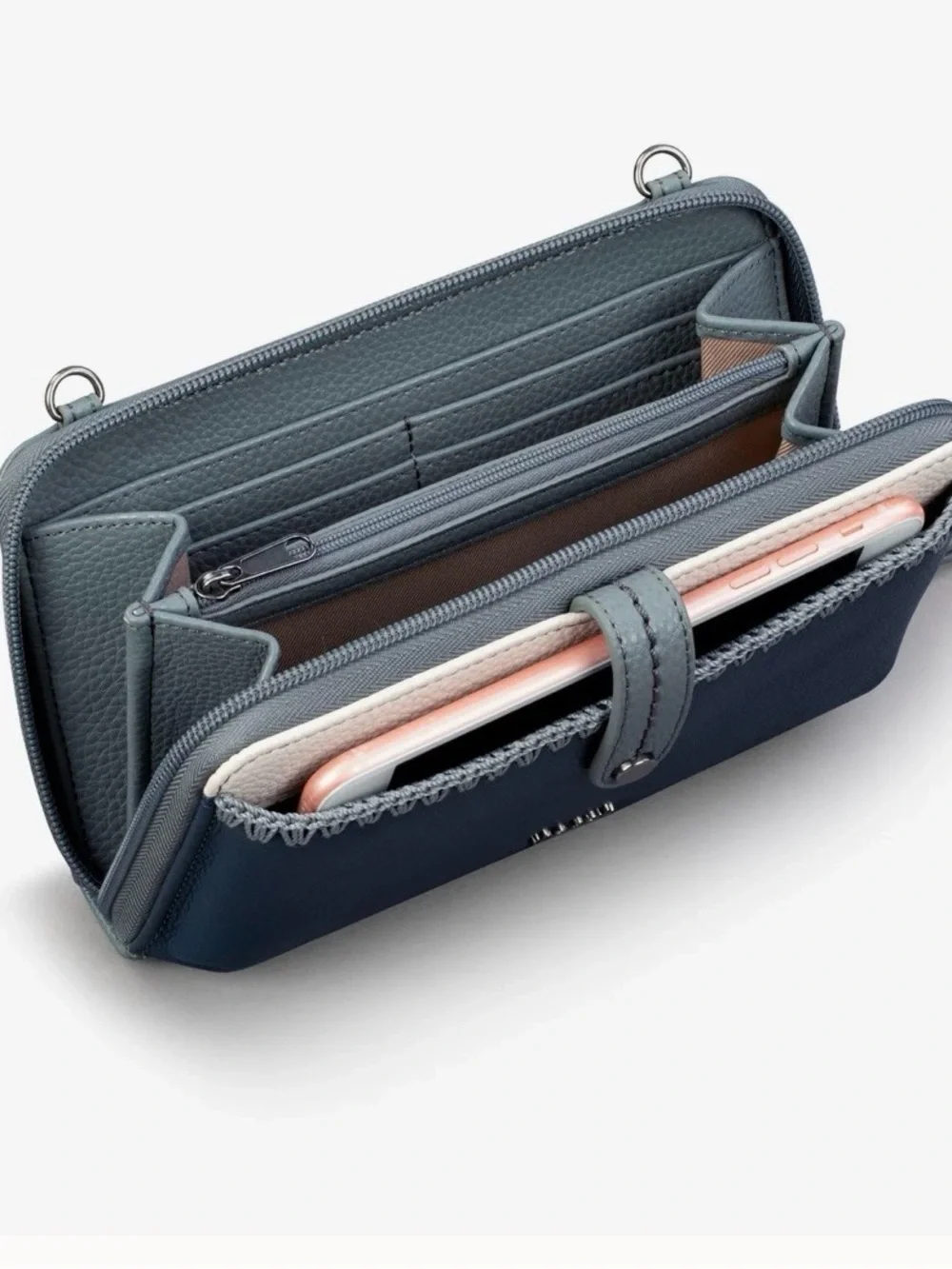 The Sak nwt sak